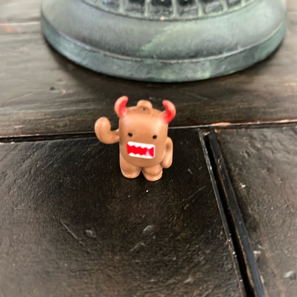 DOMO-KUN micro figure NHK TYI 2010 Japan nano keychain